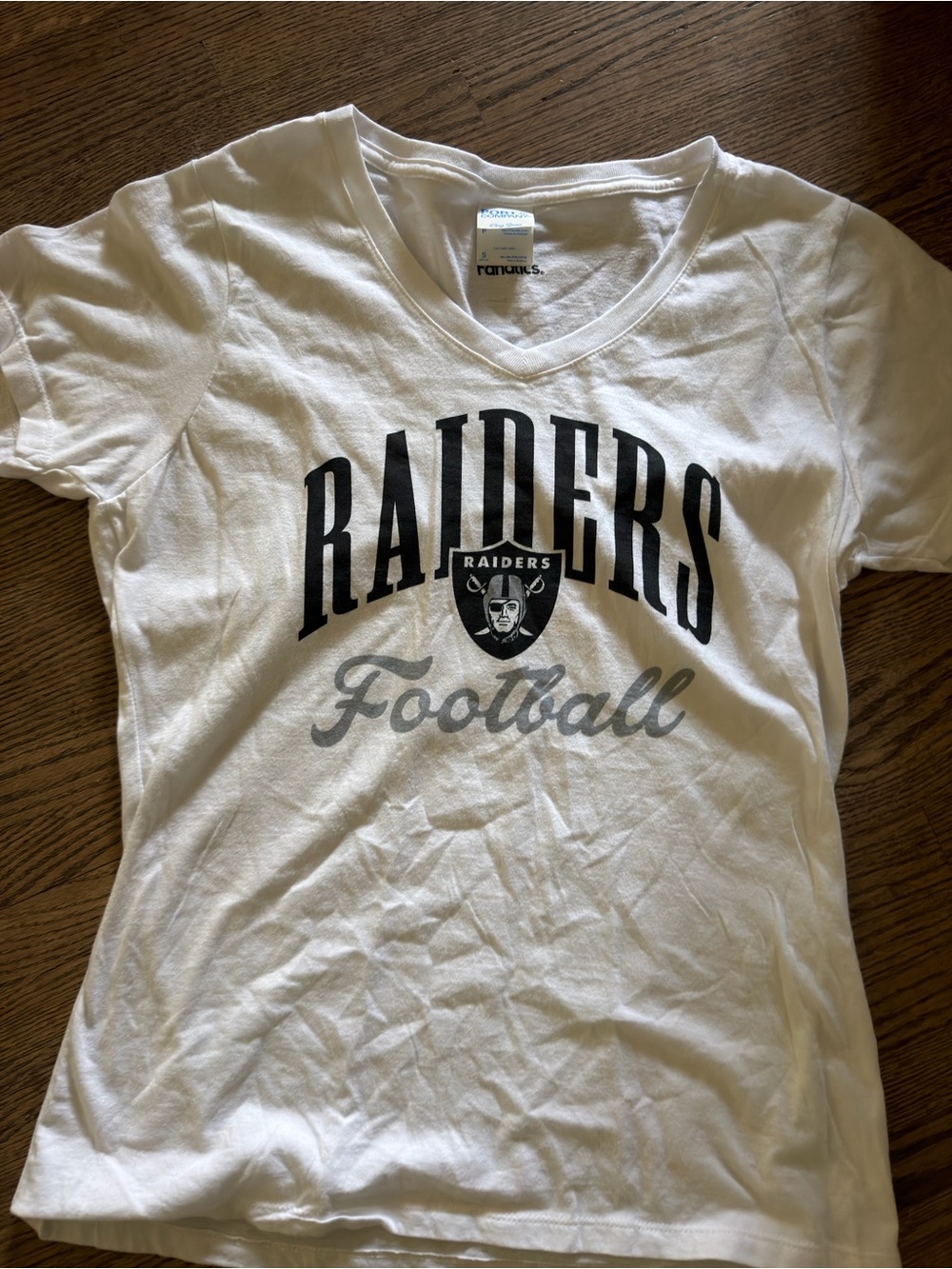 Fanatics White Raiders Graphic V-Neck women’s Tee